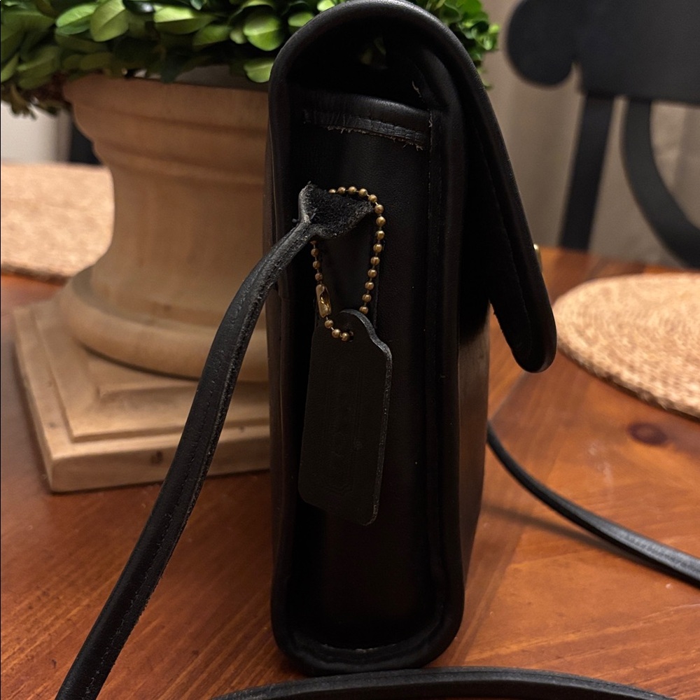 Coach vintage Black Leather Scooter Crossbody Bag 9893 - Picture 3 of 16